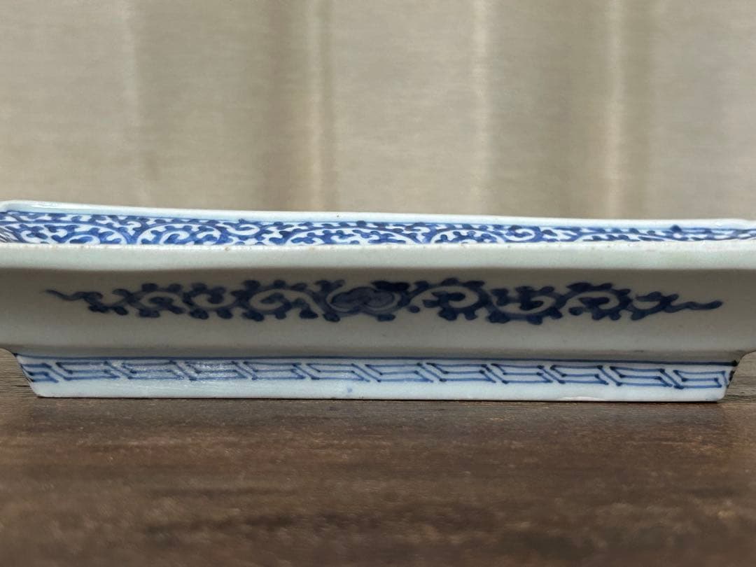 古伊万里　染付　蛸唐草松梅文長皿　江戸中期　❷ (キズ、スレ有)