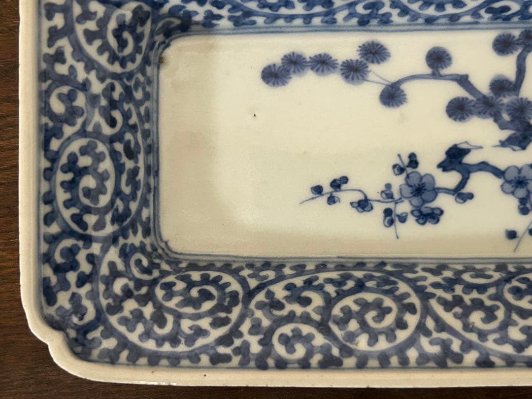 古伊万里　染付　蛸唐草松梅文長皿　江戸中期　❷ (キズ、スレ有)