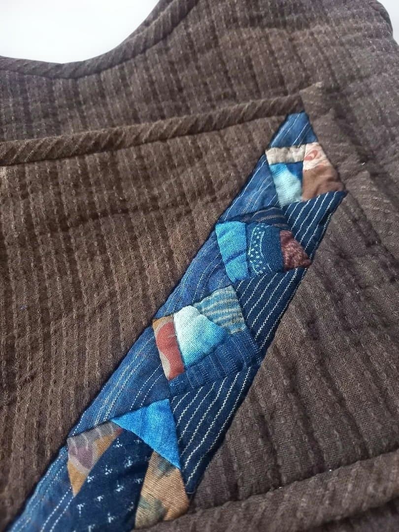 【一点もの】茶色の古布ハンドメイド　バッグ　パッチワークデザイン