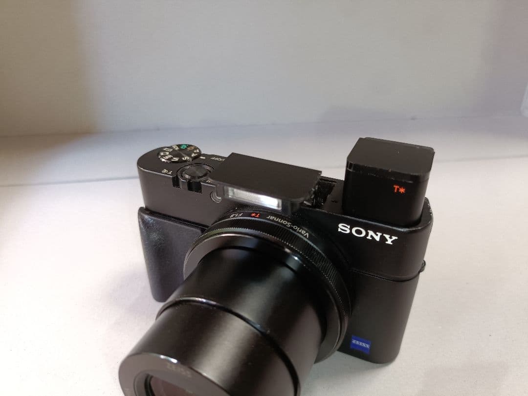 【中古】SONY rx100 m3　動作品　純正グリップ装着　作例あり