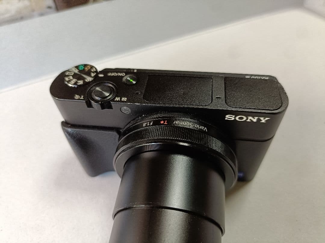 【中古】SONY rx100 m3　動作品　純正グリップ装着　作例あり