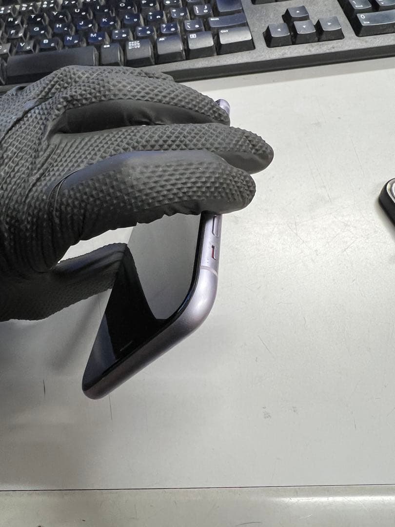 iphone 11 64GB 割れあり　新品カバーつき