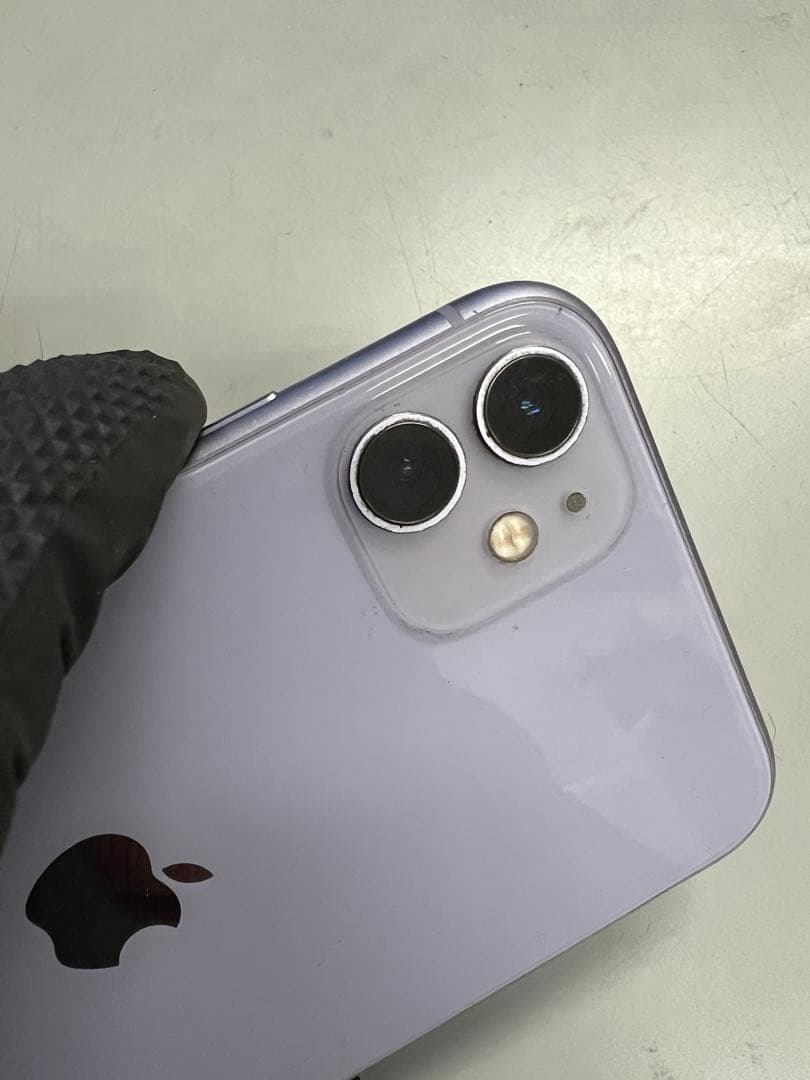 iphone 11 64GB 割れあり　新品カバーつき