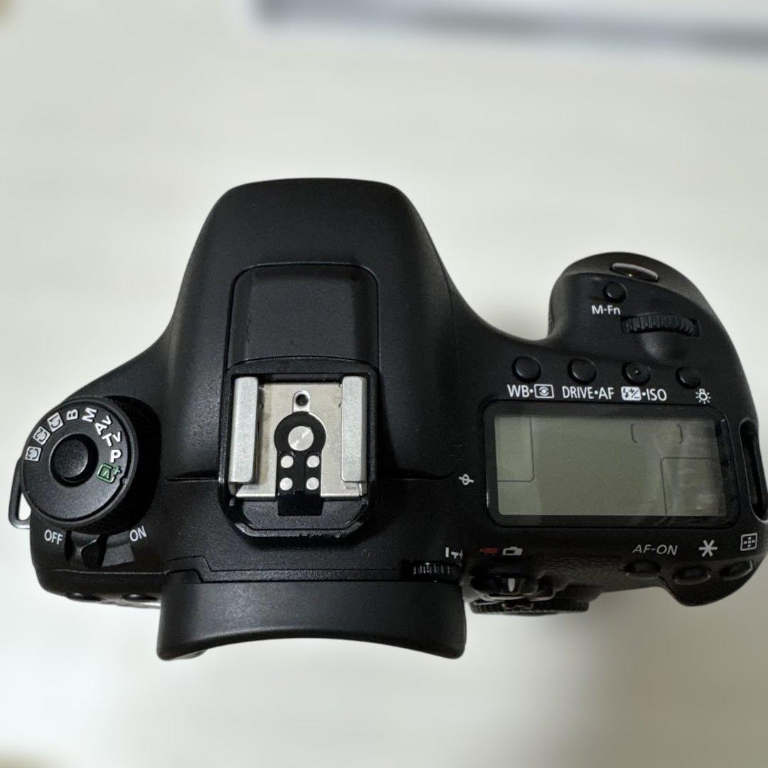 Canon EOS 7D Mark II バッテリーグリップとBG-E16