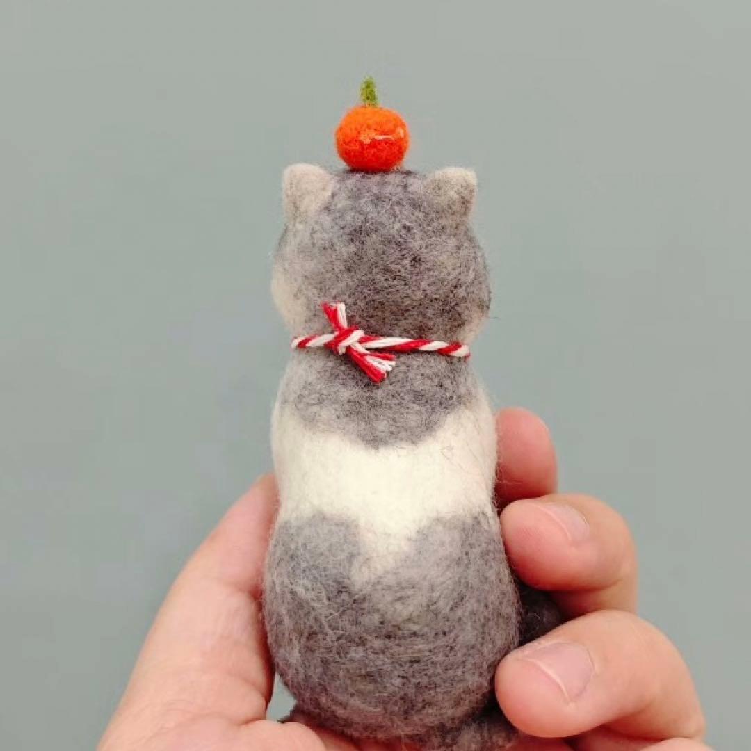 微笑む表情の猫さん 羊毛フェルト 置き物 ハンドメイド 海外作家様 ねこ