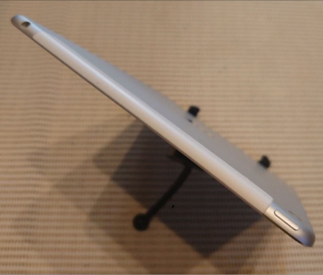 DMPT9完動品iPad Air2(A1567)本体32GBソフトバンク送料込