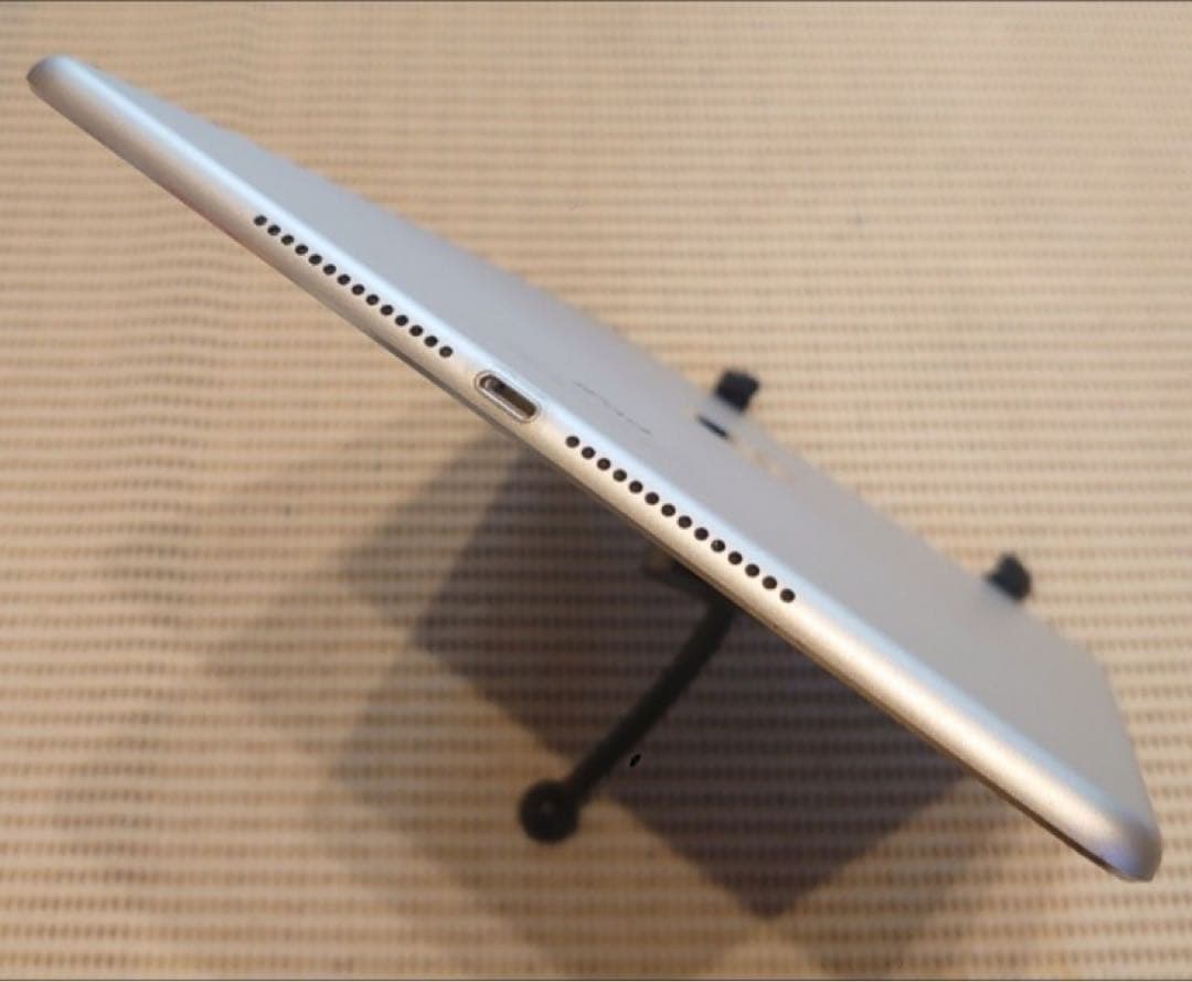 DMPT9完動品iPad Air2(A1567)本体32GBソフトバンク送料込
