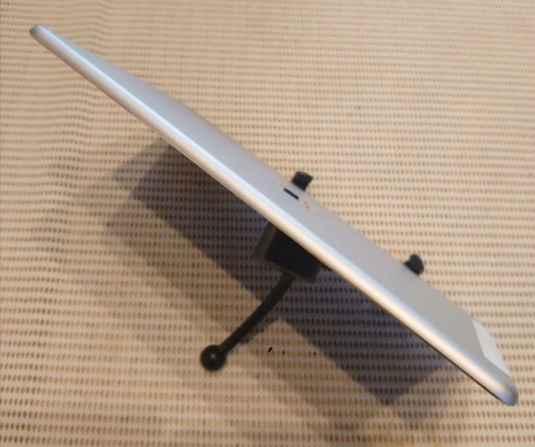 DMPT9完動品iPad Air2(A1567)本体32GBソフトバンク送料込