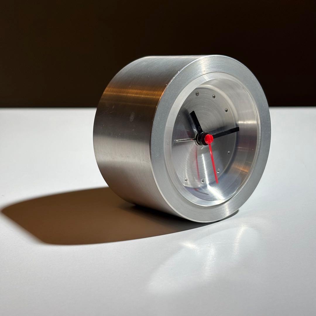 メタル製の置き時計　ポストモダン ミッドセンチュリー ヴィンテージ モダン