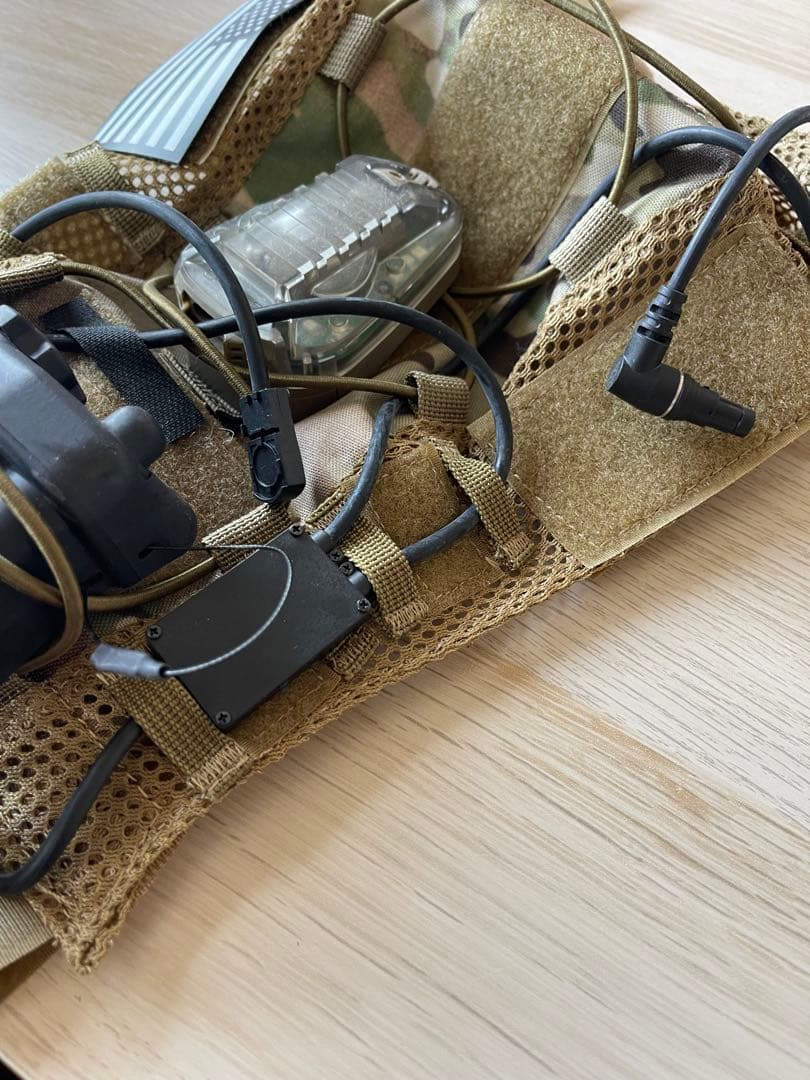 PVS 31 発行モデル　ストロボ　ヘルメットカバー付属