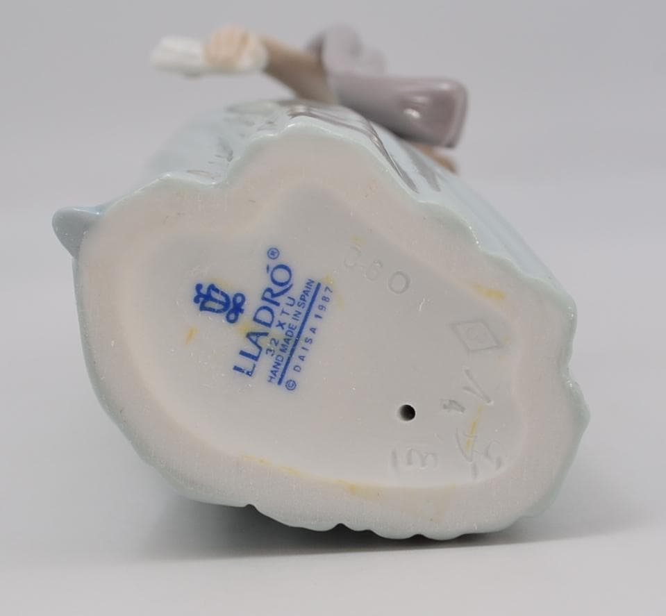 純真な女性　＃5487　No.2　★リヤドロ　スペイン　ポーセリン　箱付き　絶版