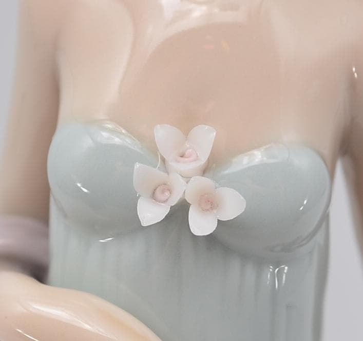 純真な女性　＃5487　No.2　★リヤドロ　スペイン　ポーセリン　箱付き　絶版