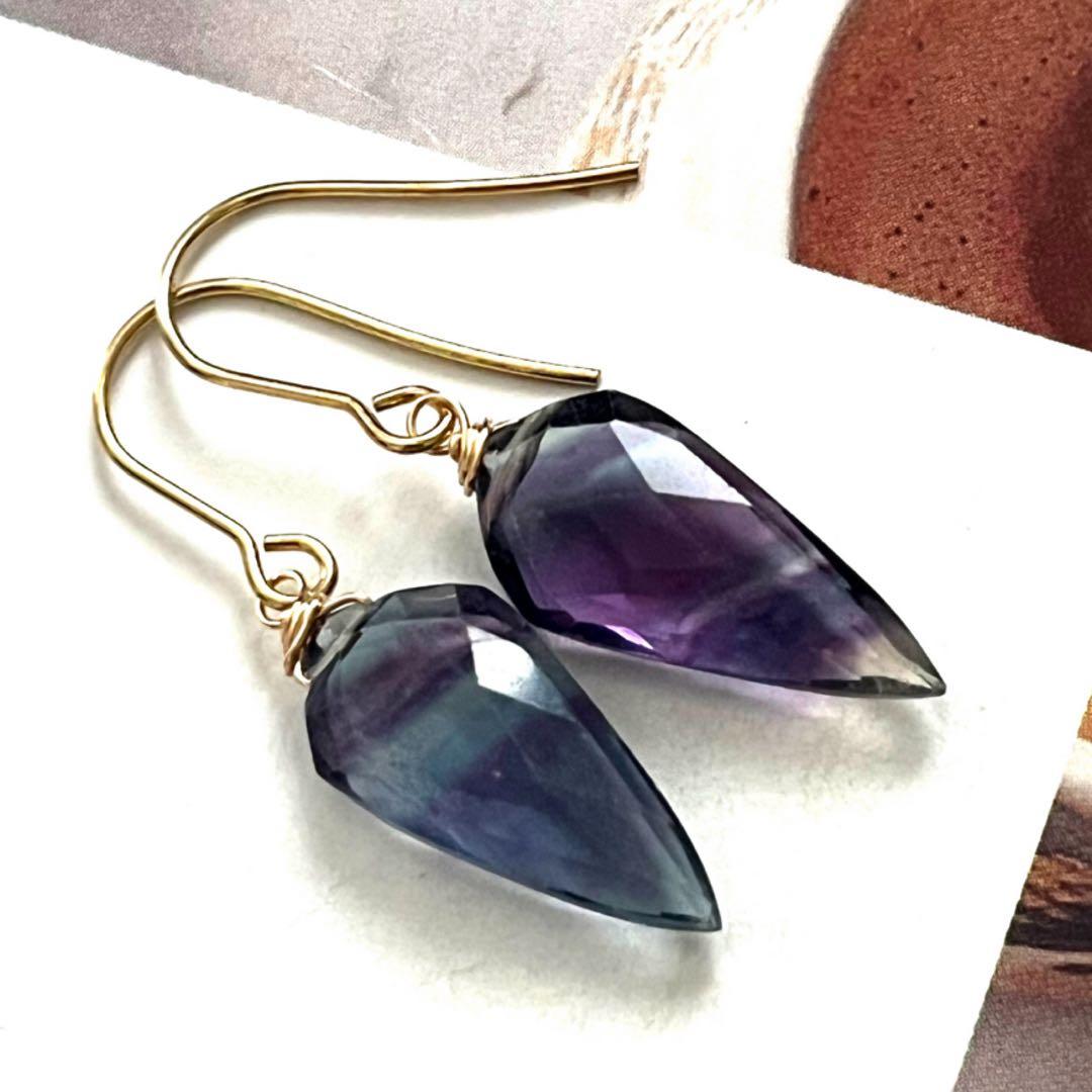 1点作品☺︎ 変形ブルーパープルフローライトピアス　イヤリングに変更可能☺︎