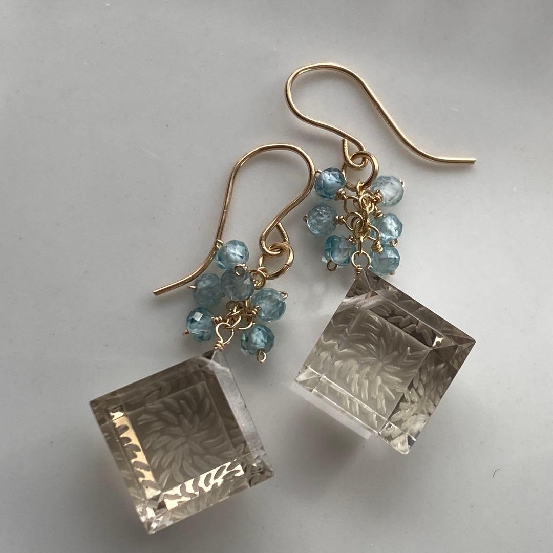 ♦︎レアなホワイトスモーキー♦︎バックカービング＊14kgfピアスP301