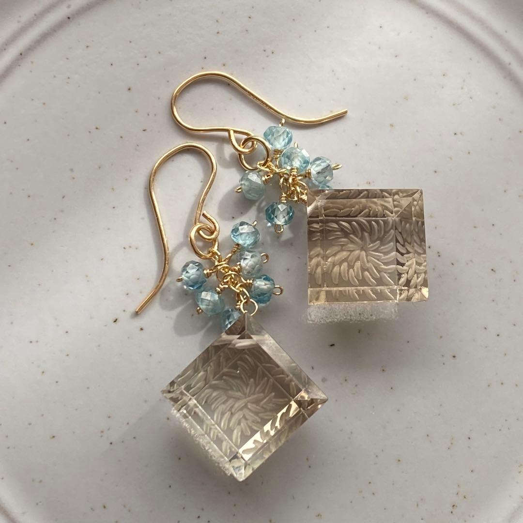 ♦︎レアなホワイトスモーキー♦︎バックカービング＊14kgfピアスP301