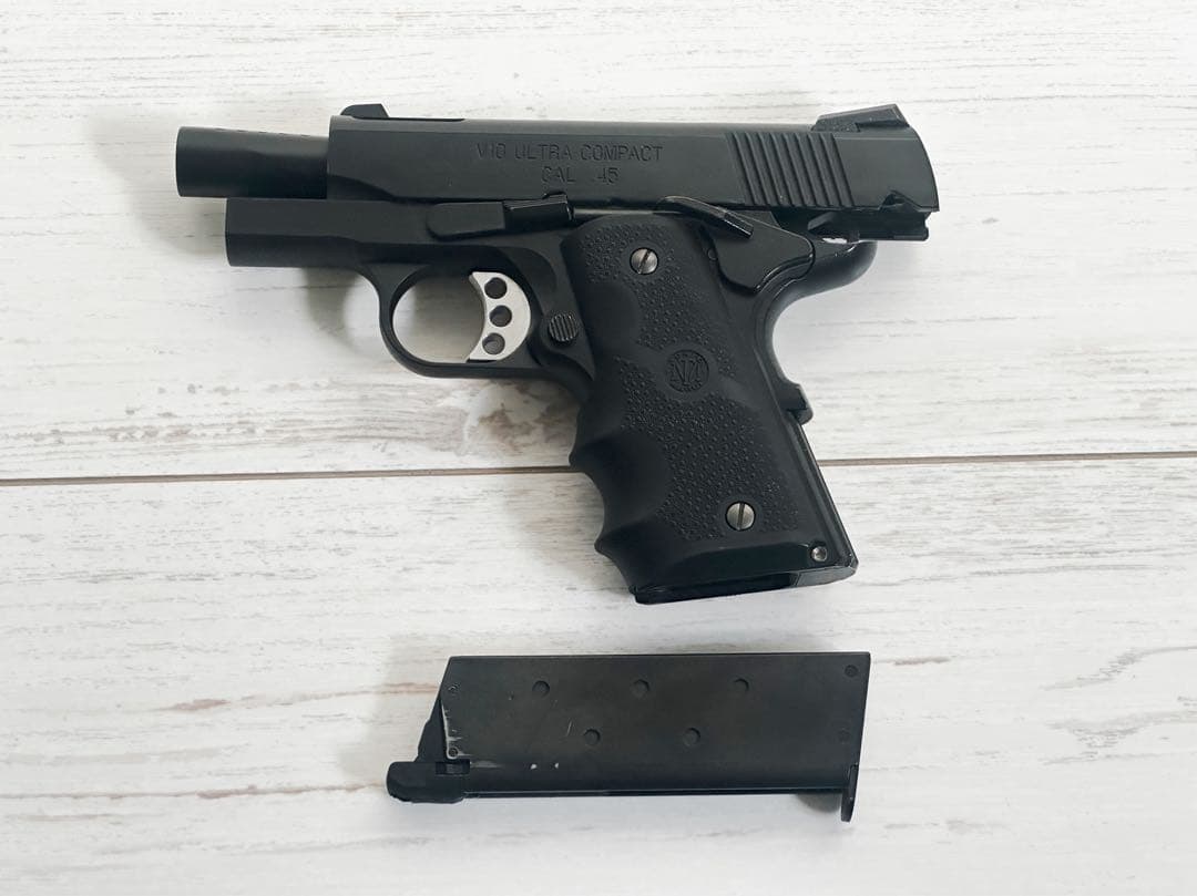 V10 Ultra Compact ブラック ガスガン　東京マルイ