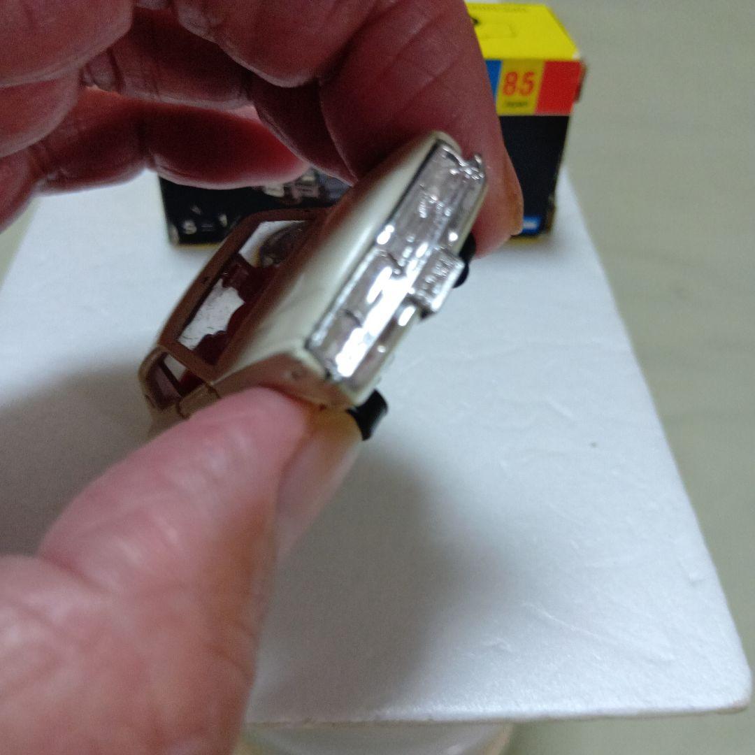 トミカ黒箱　日産グロリア 2000 GX 1/65　日本製　白色　旧ホイールです