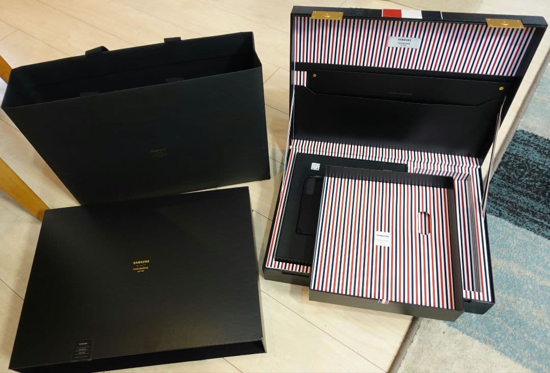 希少Thom Browneトムブラウン Galaxy Z Fold5本体&Sペン