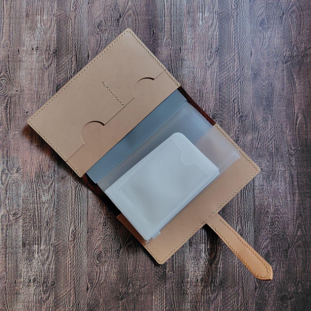 ハンドメイド 本革 お薬手帳カバー 母子手帳カバー 通帳ポーチ ミナペルホネン