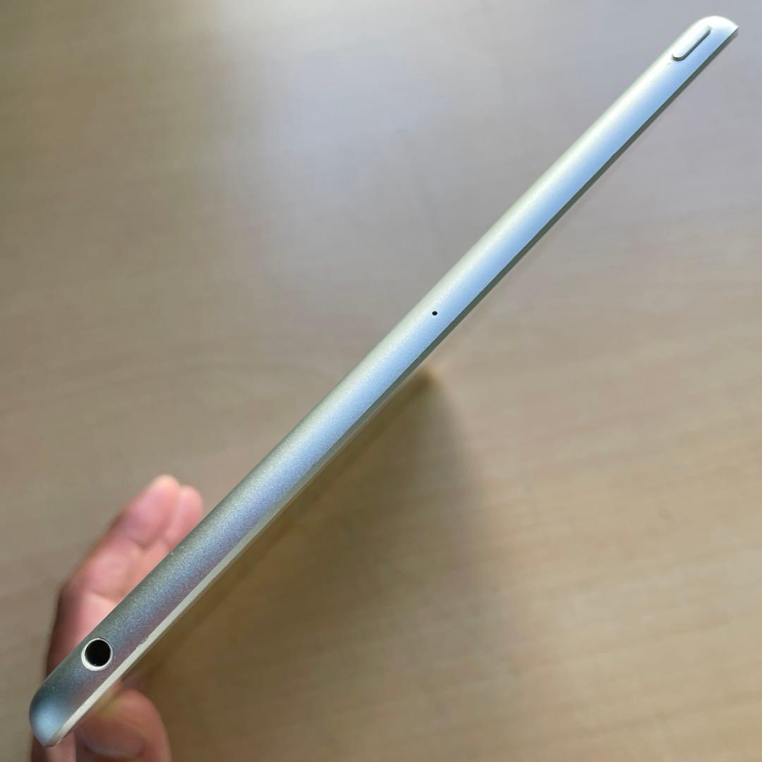 iPad 第6世代　A1893　Wi-Fiモデル　シルバー　32GB 美品　#5
