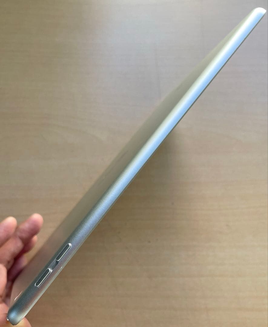 iPad 第6世代　A1893　Wi-Fiモデル　シルバー　32GB 美品　#5