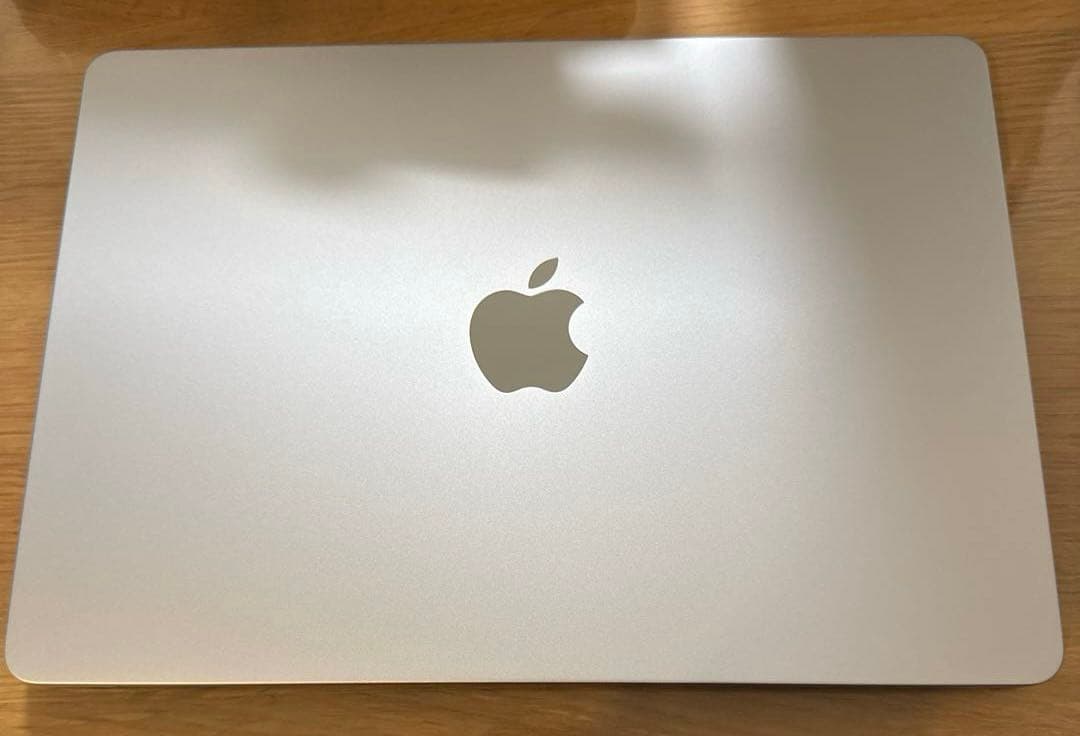 ほぼ未使用　13インチMacBook Air M4 16GB 256GB SSD