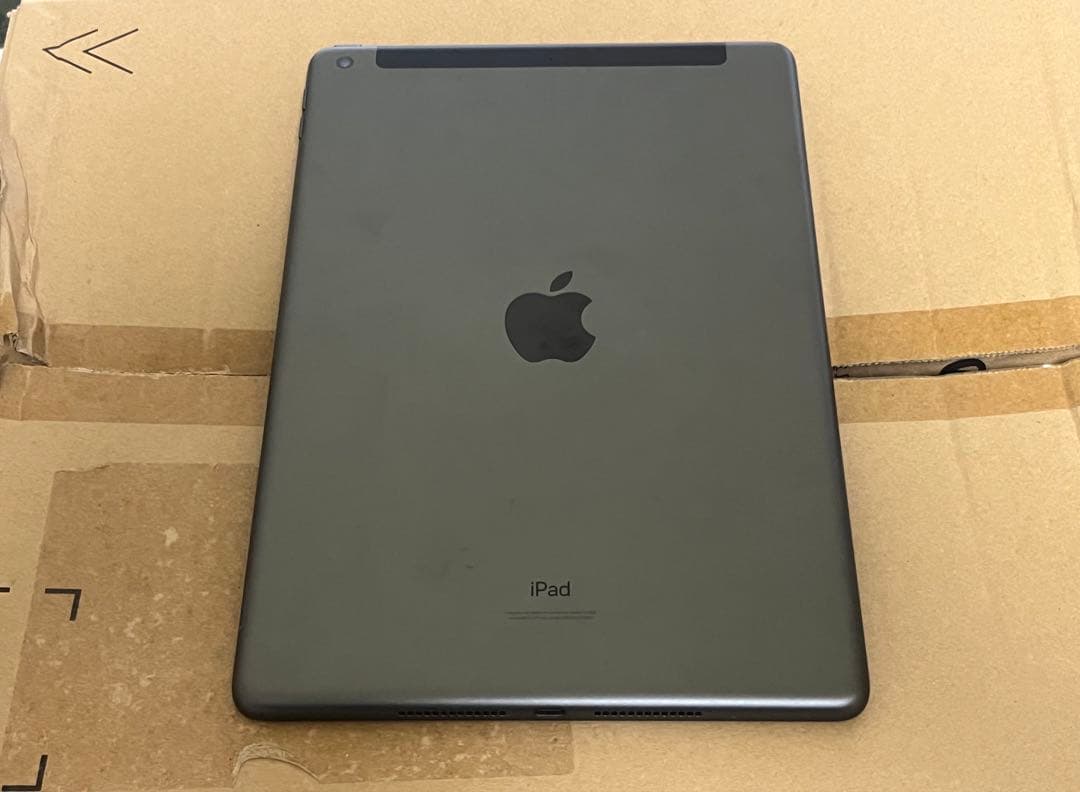 iPad 第8世代 32GB Wi-Fi +Cellular