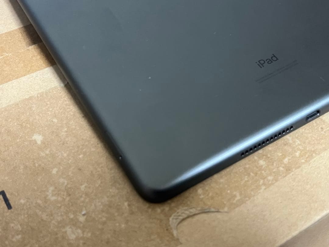 iPad 第8世代 32GB Wi-Fi +Cellular