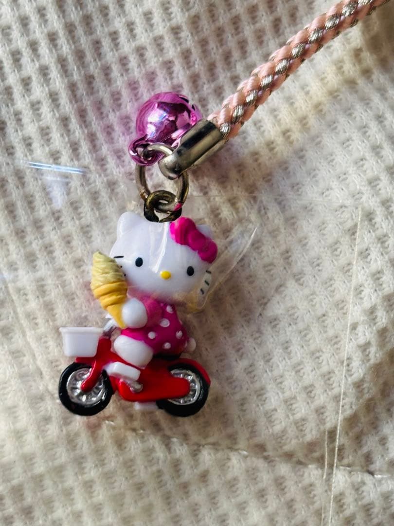 ご当地キティ　軽井沢限定　自転車バージョン　ソフトクリーム　ハローキティ　根付け