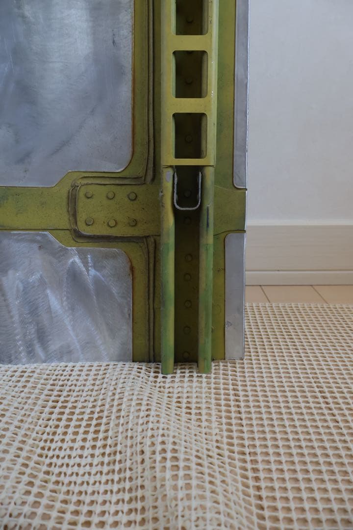 ユナイテッド航空 B737-300 胴体の一部 登録記号の部分 スキン