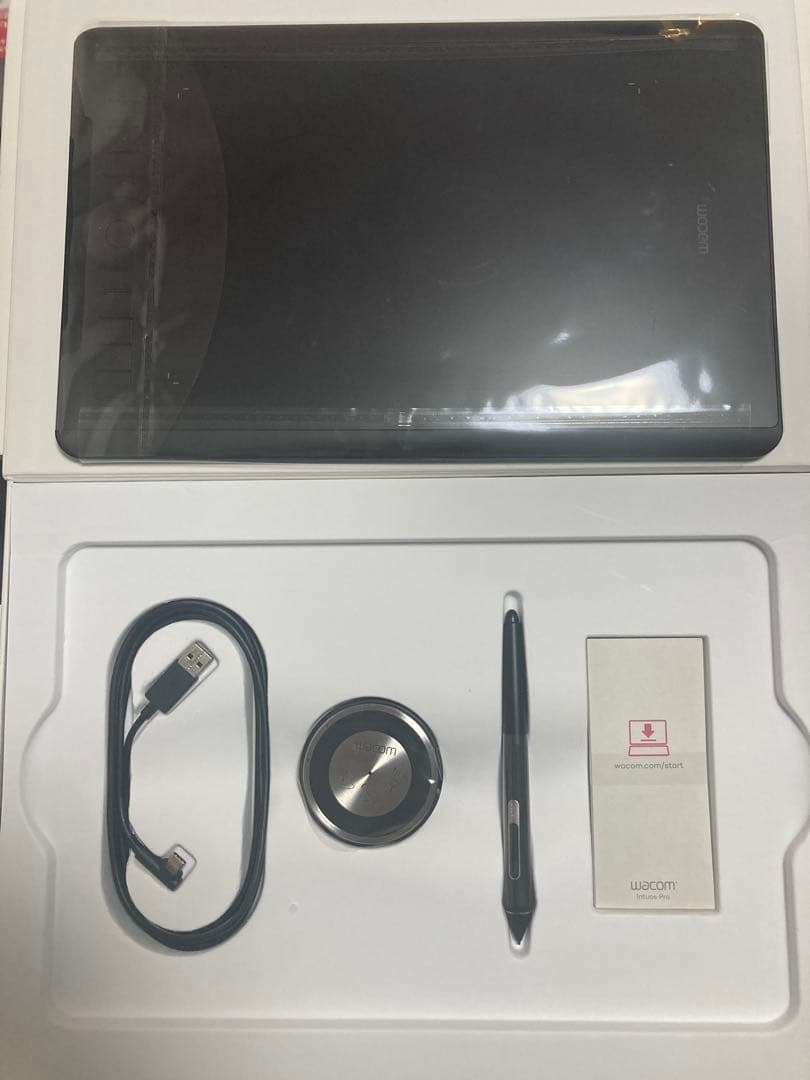 【特価】Wacom Intuos Pro A4 ペンタブレット 本体