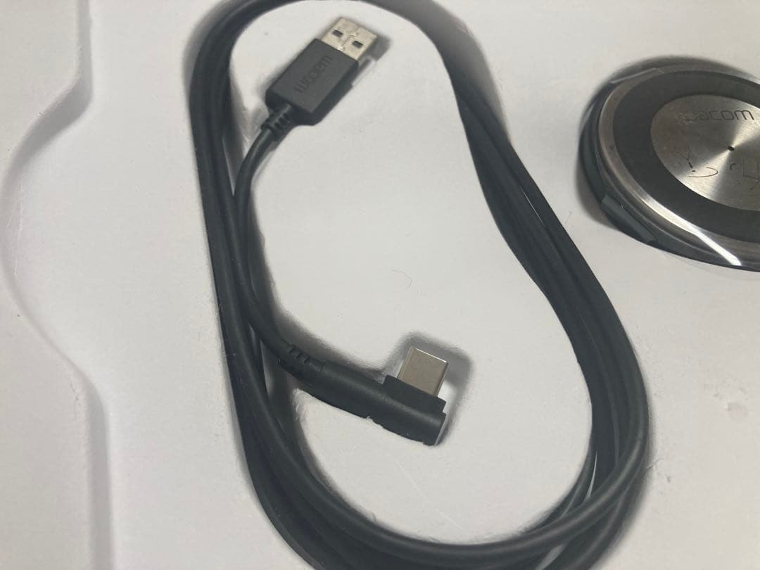 【特価】Wacom Intuos Pro A4 ペンタブレット 本体