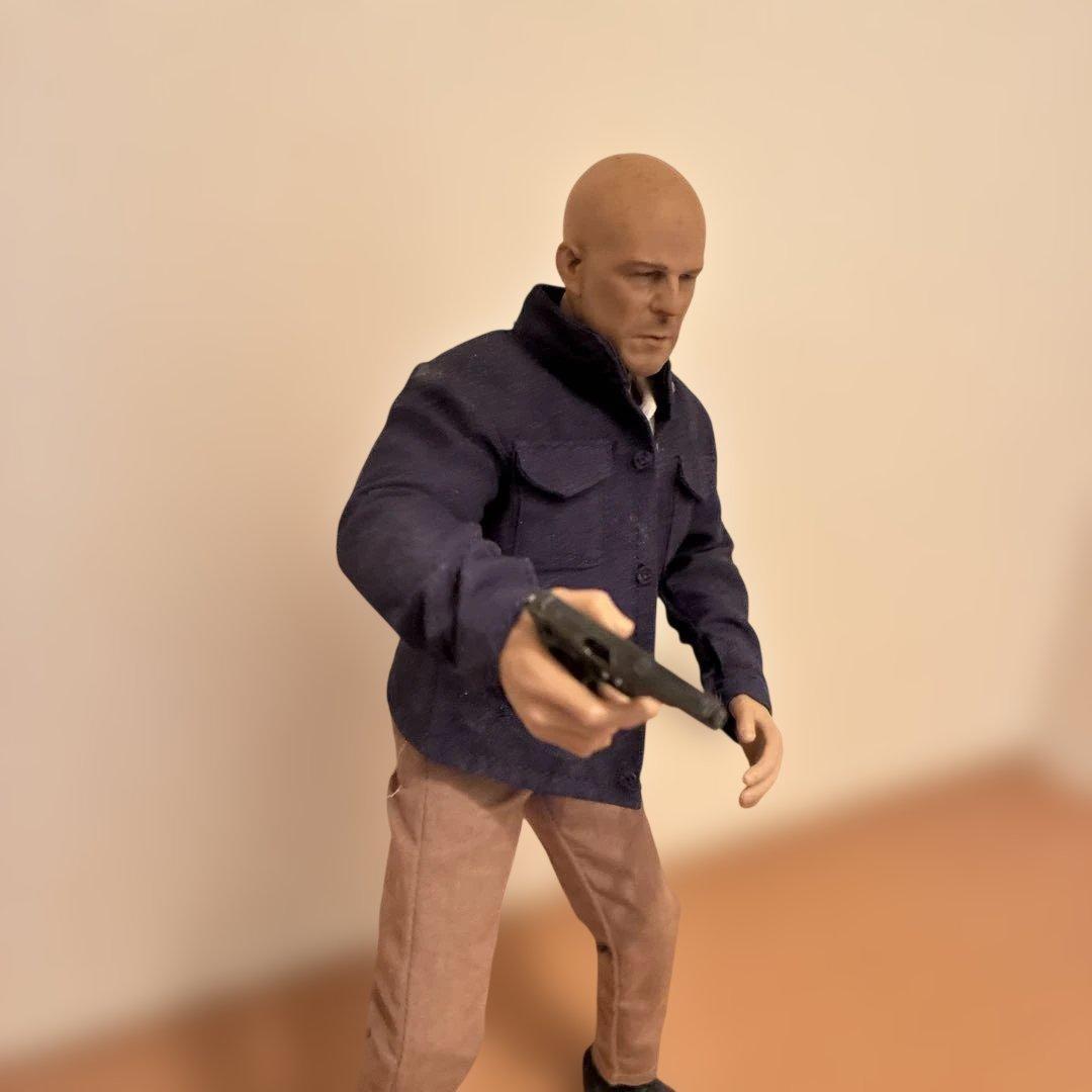 入手困難 ブルースウィリス フィギュア 洋画