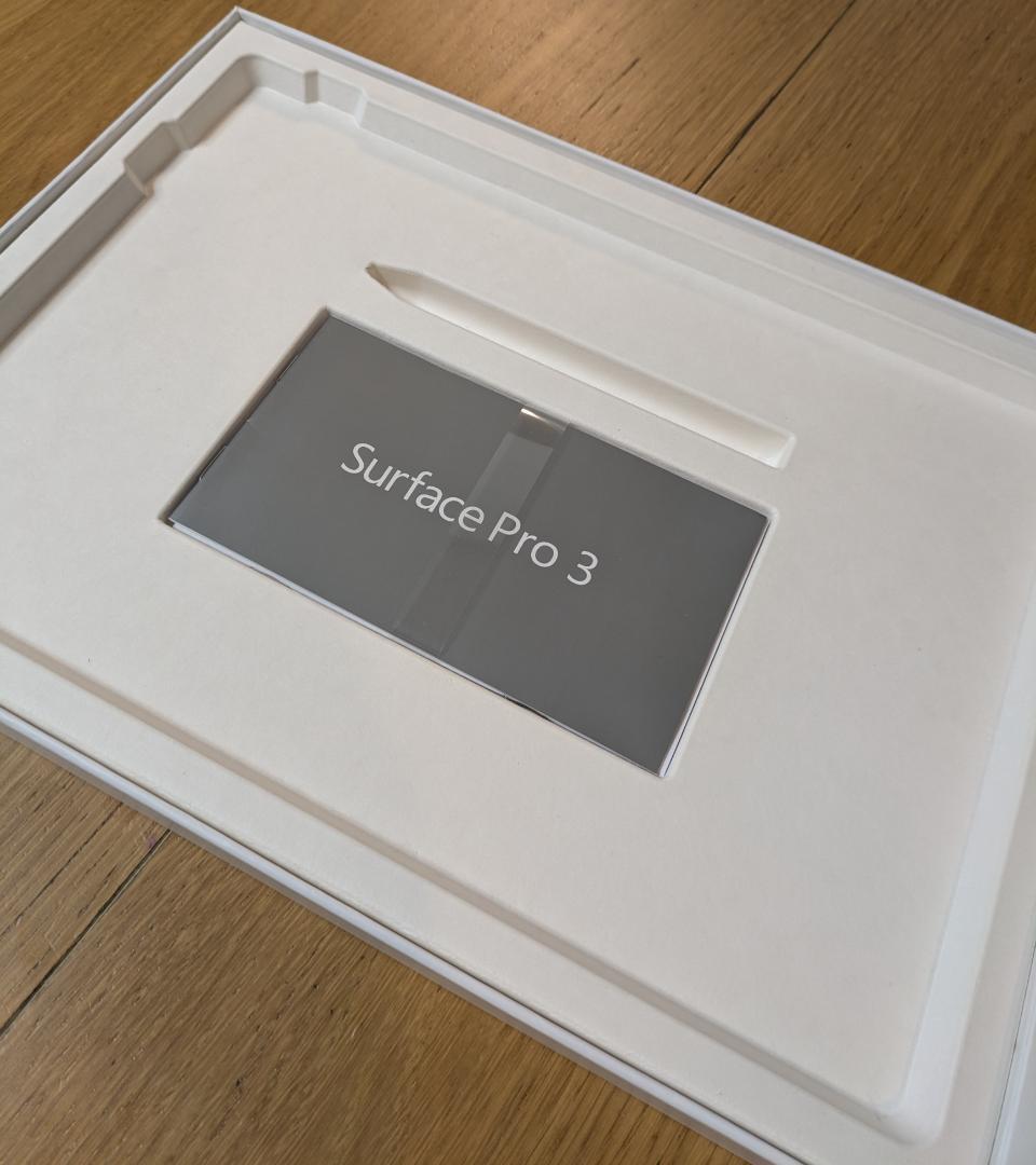 SurfacePro3 Core i3 ４GB 64GB ペン・Officeなし