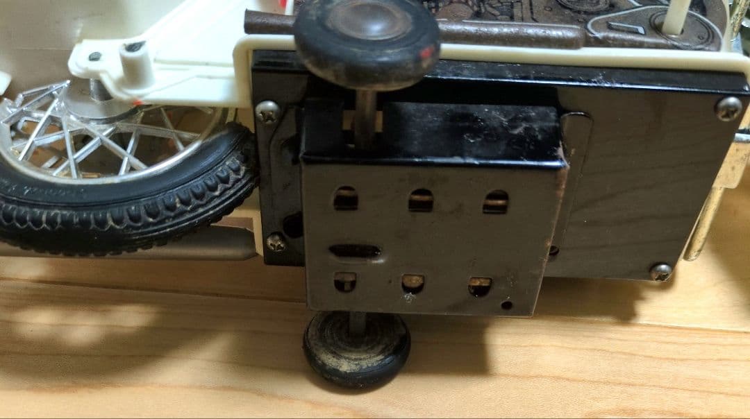 昭和レトロ　ヨネザワ　シルバー仮面　オートバイ　　　　　全長約30cm