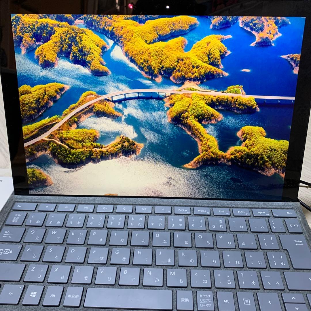 Microsoft Surface Pro 7本体