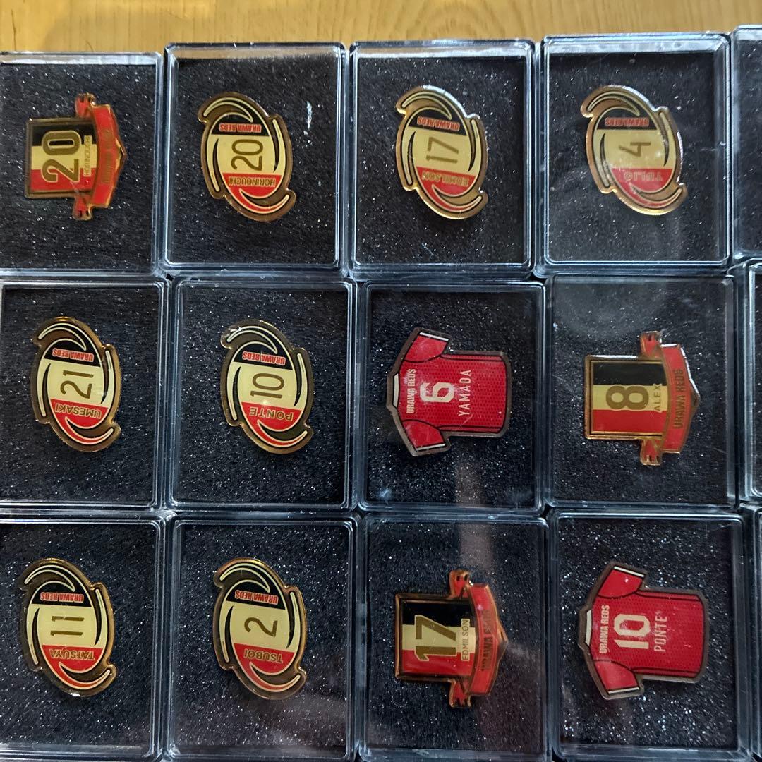 サッカーシャツピンバッジ34個セット