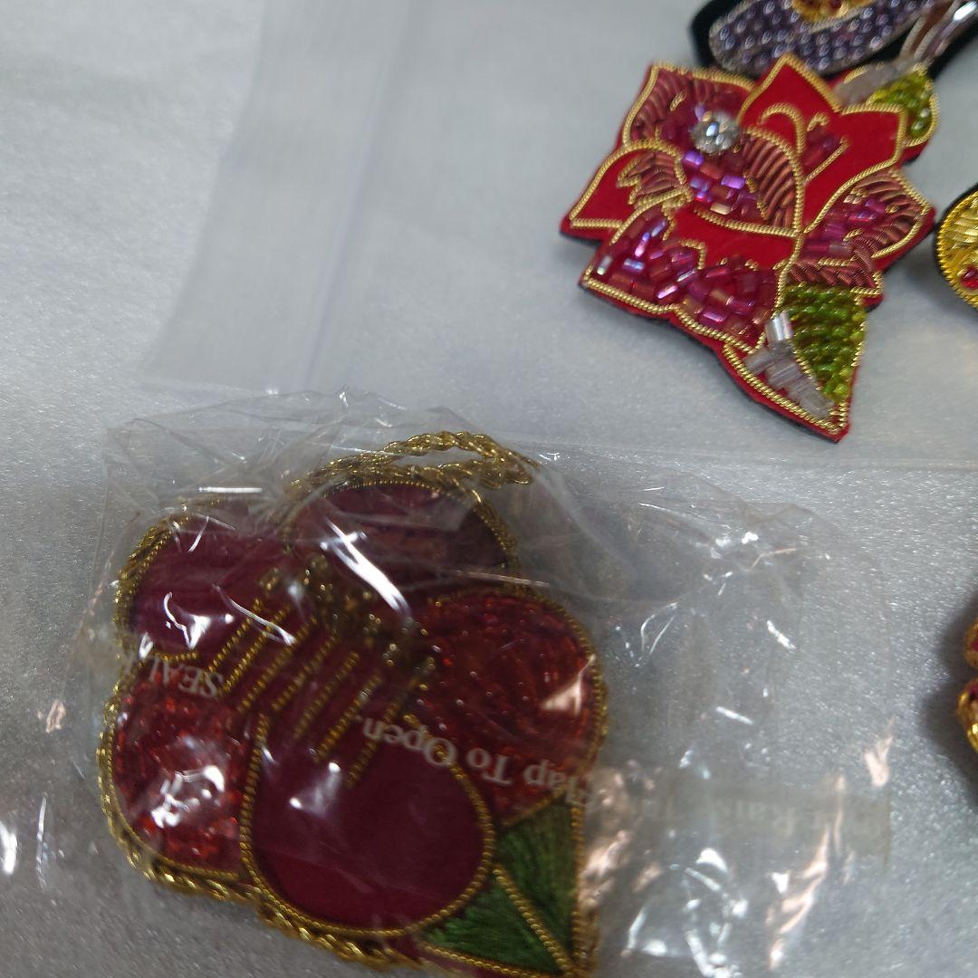 ビーズ刺繍 オーナメント& ピンバッジ&ブローチ