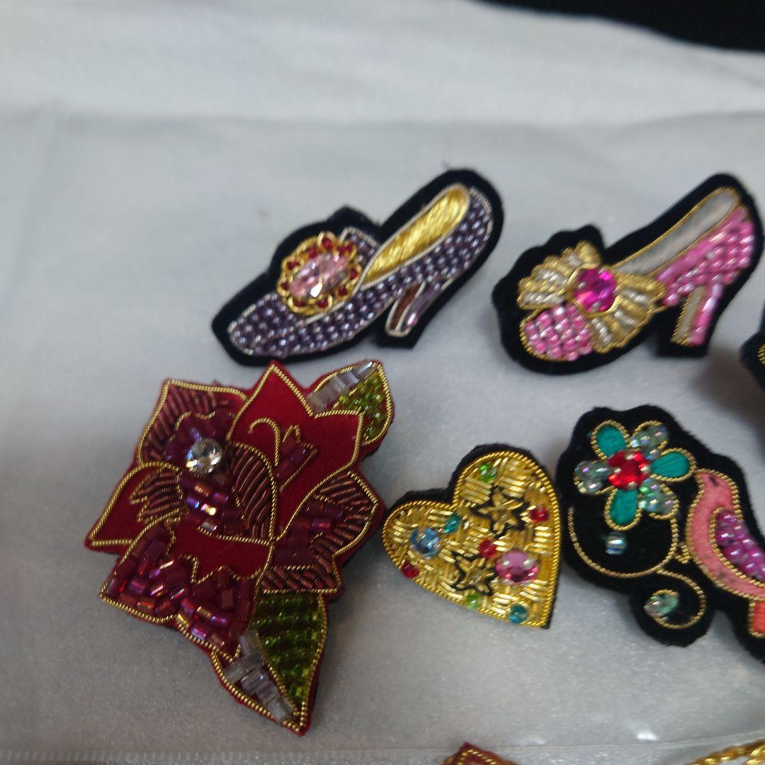 ビーズ刺繍 オーナメント& ピンバッジ&ブローチ