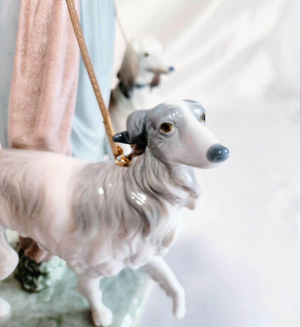 リヤドロ　LLADRO【美品】フィギュリン《優雅な散歩のひととき》No5802