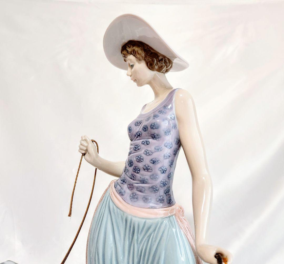 リヤドロ　LLADRO【美品】フィギュリン《優雅な散歩のひととき》No5802