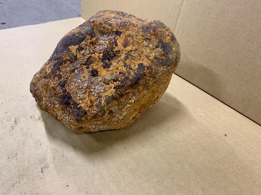 「R1266」新疆隕石 不完全燃焼皮付 非常に珍しい 約7.5kg