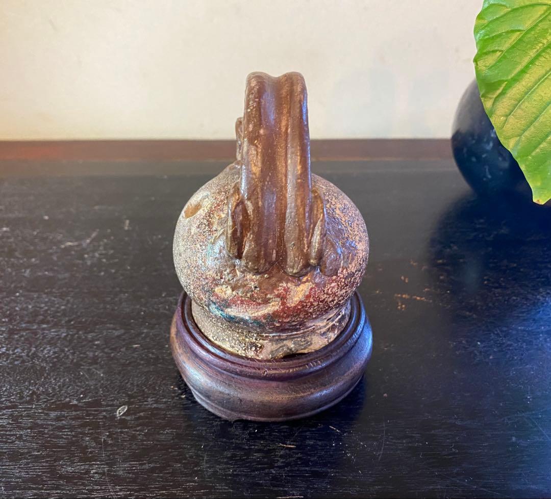 希少豆サイズ・安南 クアンドゥック石灰「豆壺」・唐木鑑賞スタンド付・２点セット