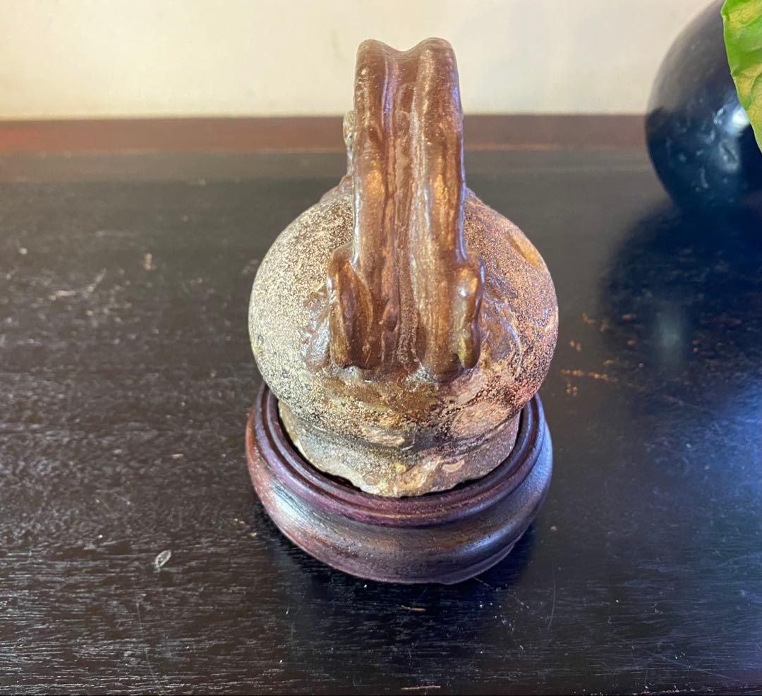 希少豆サイズ・安南 クアンドゥック石灰「豆壺」・唐木鑑賞スタンド付・２点セット