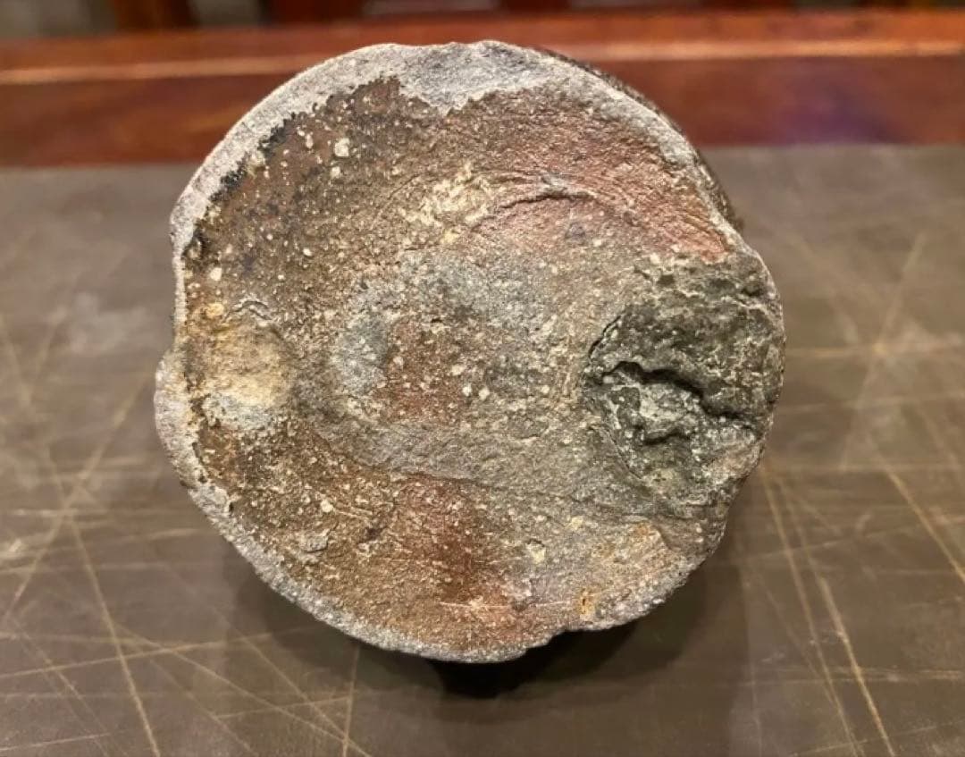 希少豆サイズ・安南 クアンドゥック石灰「豆壺」・唐木鑑賞スタンド付・２点セット