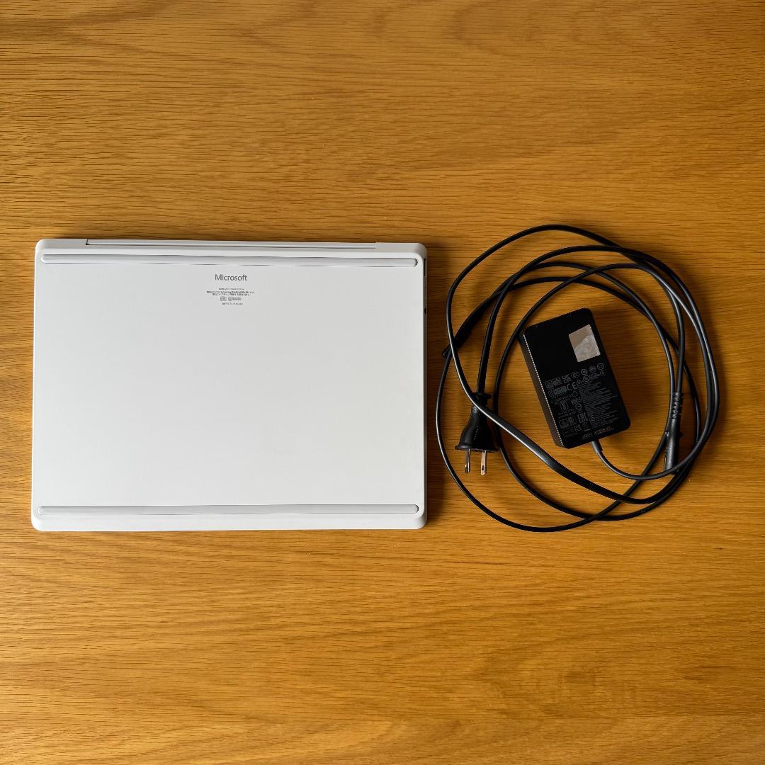 Surface Laptop Go 3 XJB-00004 プラチナ