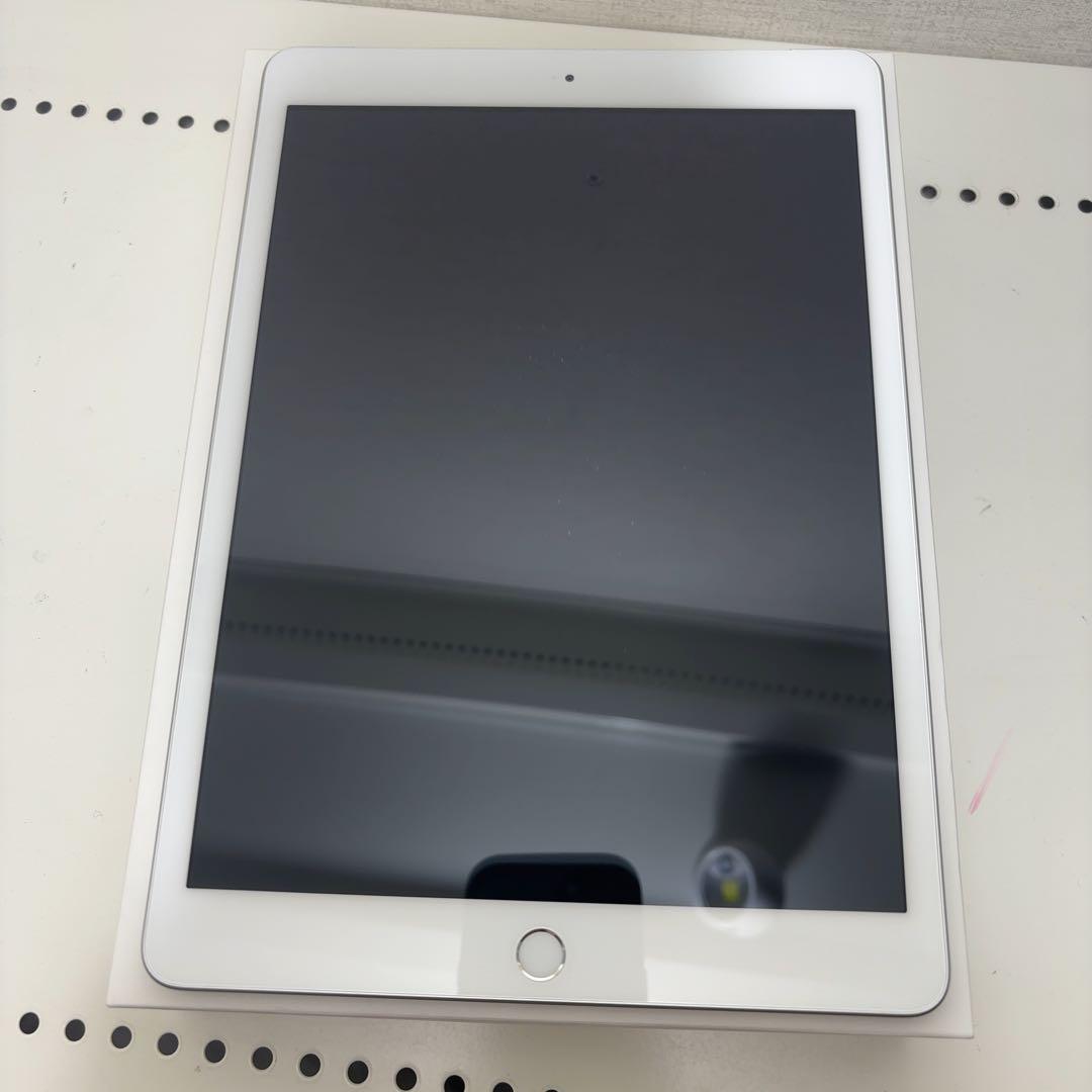 バッテリー良好　早い者勝ち　iPad 第8世代　Cellular 32GB