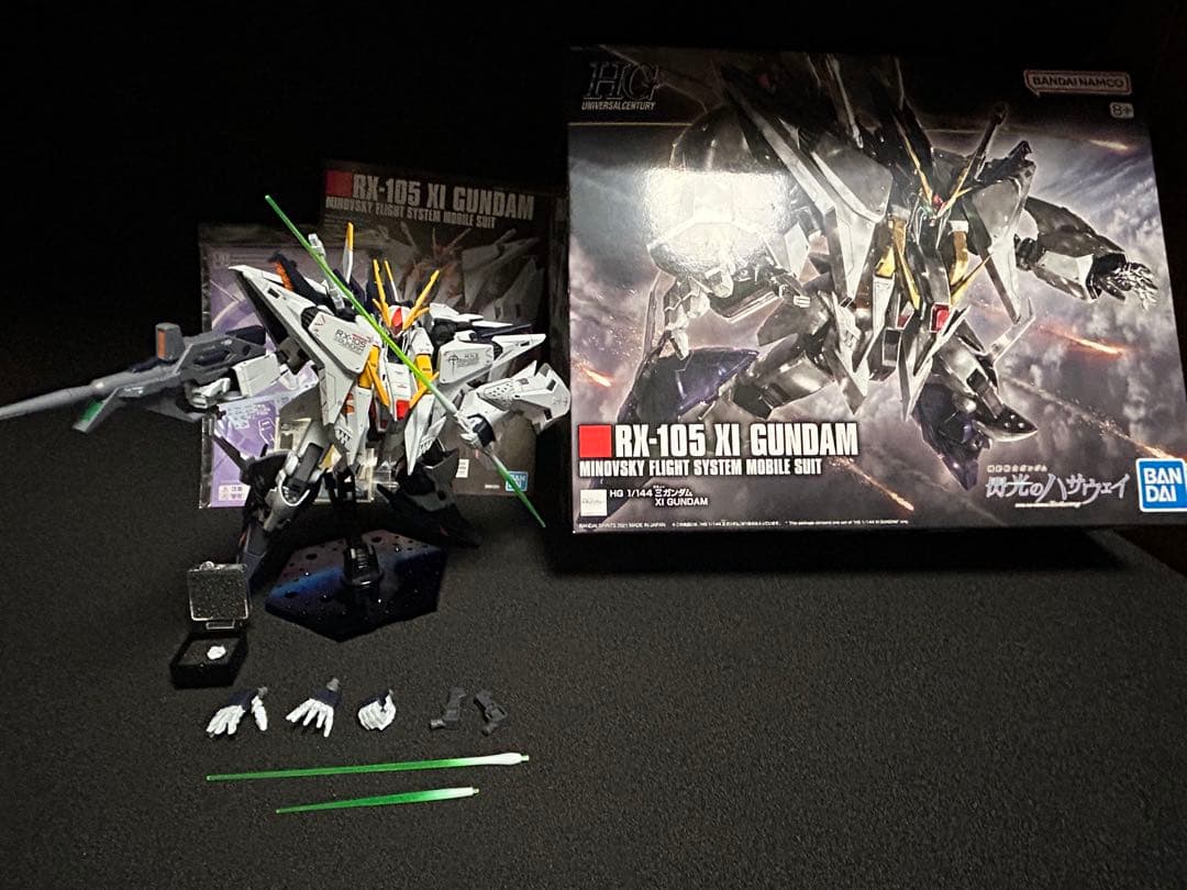 HGクスィーガンダム　塗装完成品　アクションベース付き