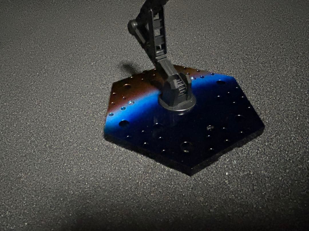 HGクスィーガンダム　塗装完成品　アクションベース付き