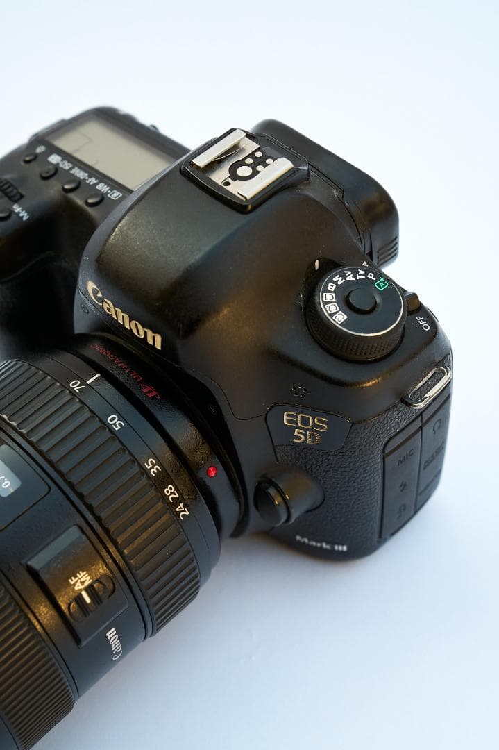 Canon 5D Mark III ボディ+備品+CFカード/予備バッテリー